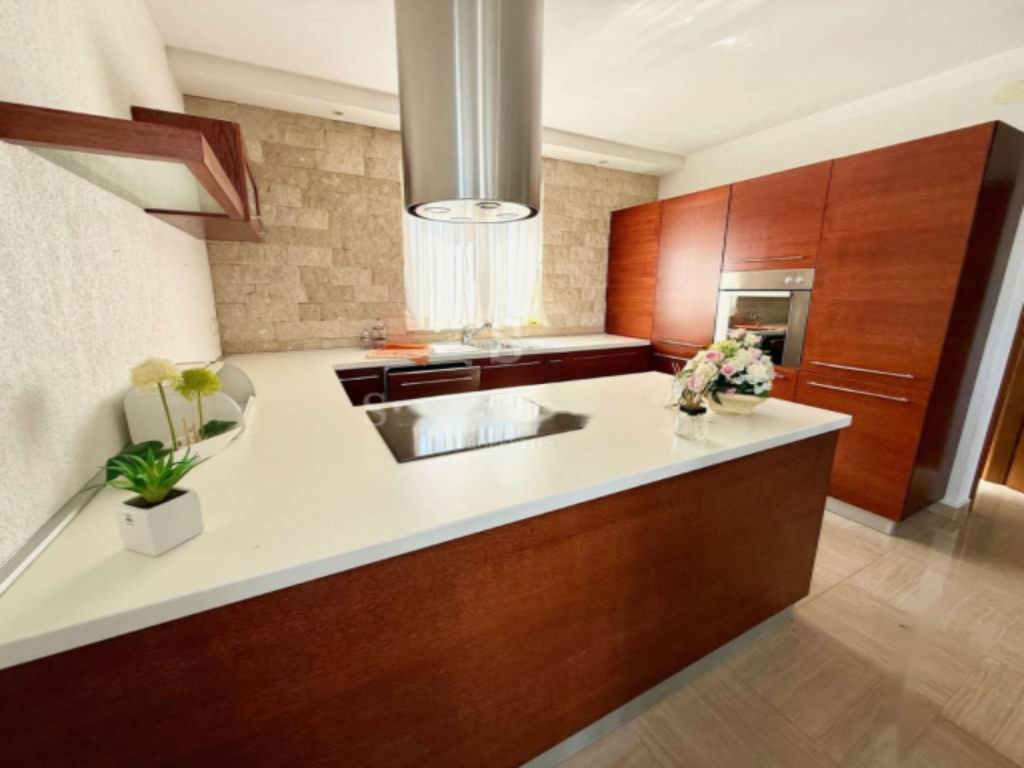 Maison à Opatija, Croatie, 280 m² - image 11