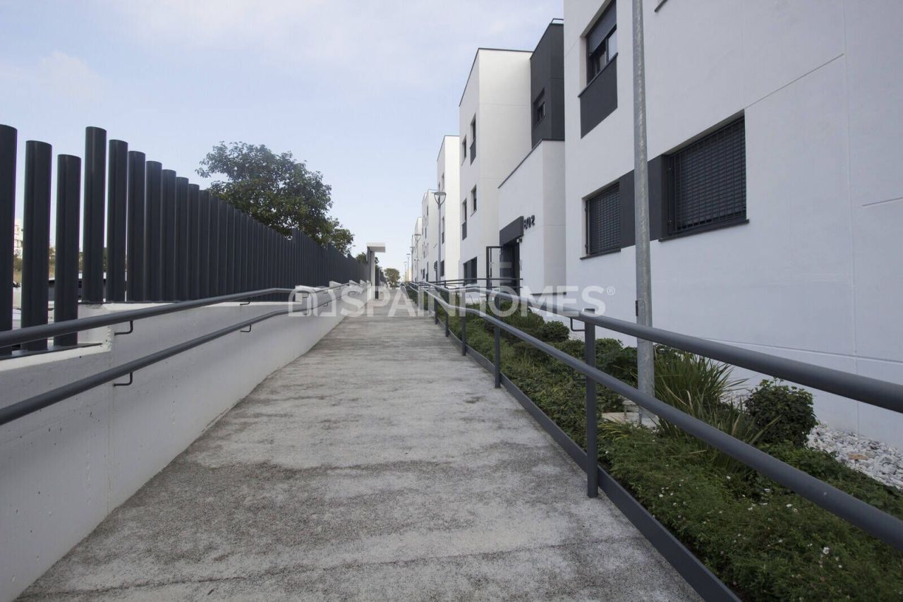 Apartment in Benalmadena, Spain, 80 m² - picture 1