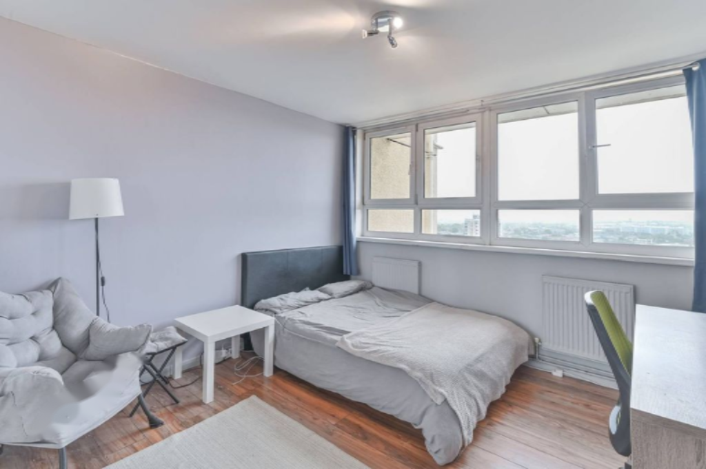 Flat in London, United Kingdom, 77 m² - picture 2