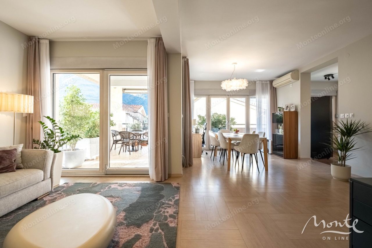 Appartement à Dobrota, Monténégro, 114 m² - image 2