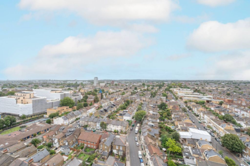 Flat in London, United Kingdom, 77 m² - picture 6