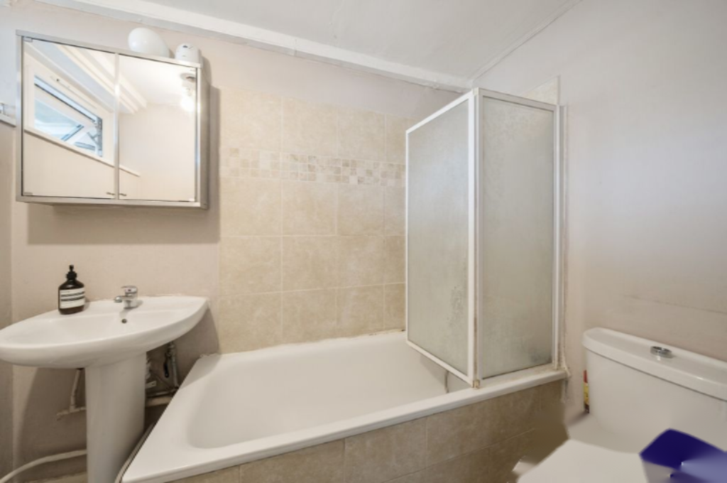 Flat in London, United Kingdom, 48 m² - picture 8