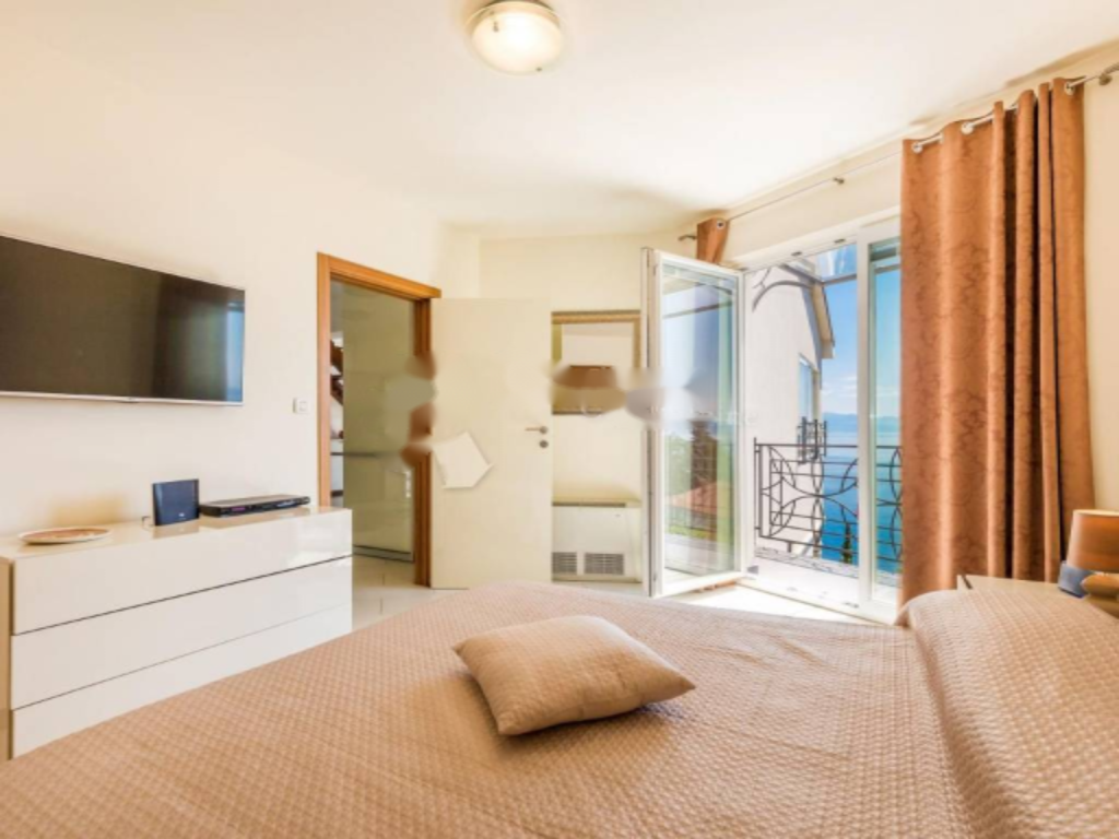 Flat in Opatija, Croatia, 222 m² - picture 12