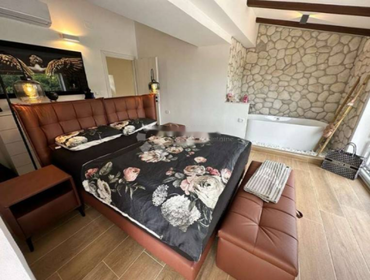 Casa en Opatija, Croacia, 328 m² - imagen 11