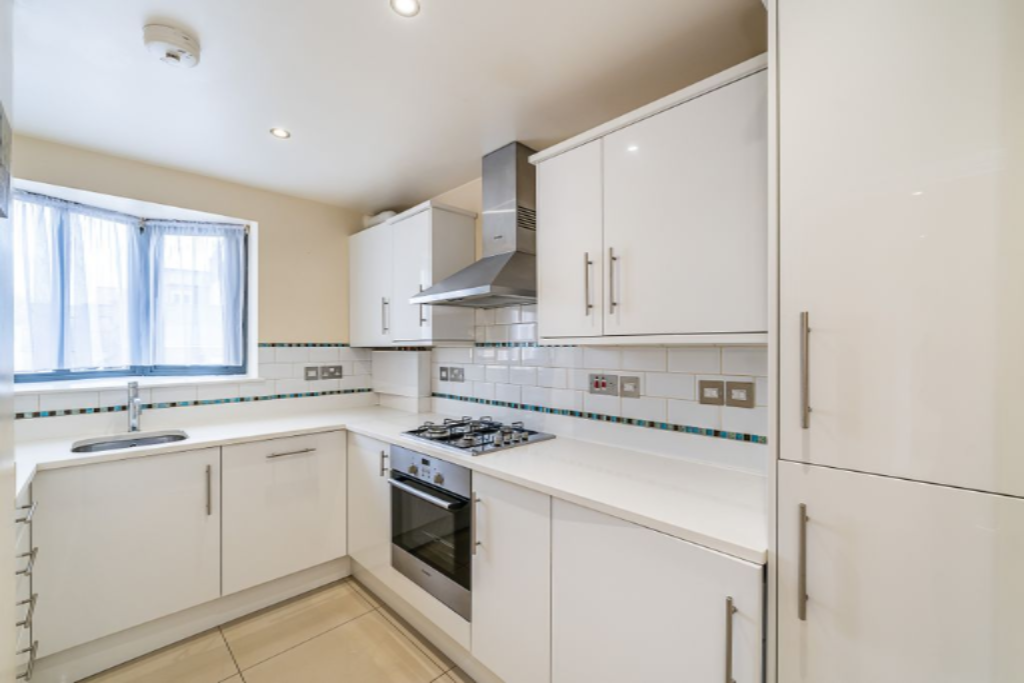 Flat in London, United Kingdom, 46 m² - picture 13