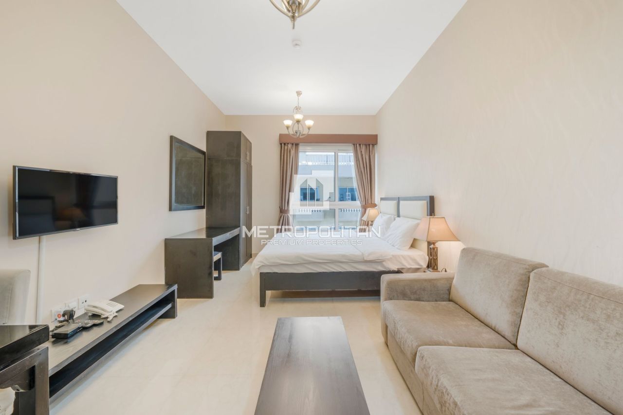 Apartment in Dubai, UAE, 32 m² - picture 1