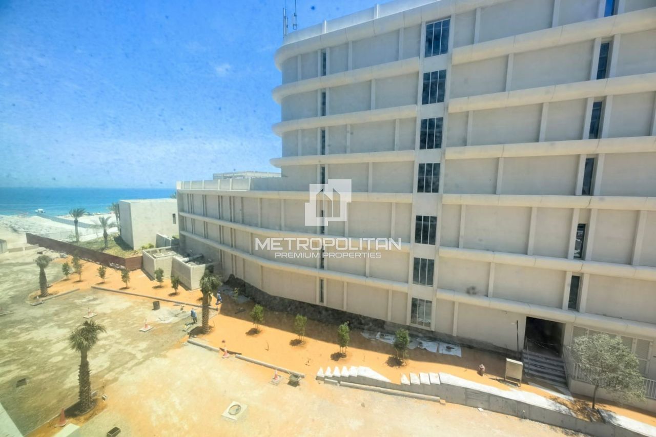 Apartment in Ras al-Khaimah, UAE, 33 m² - picture 2