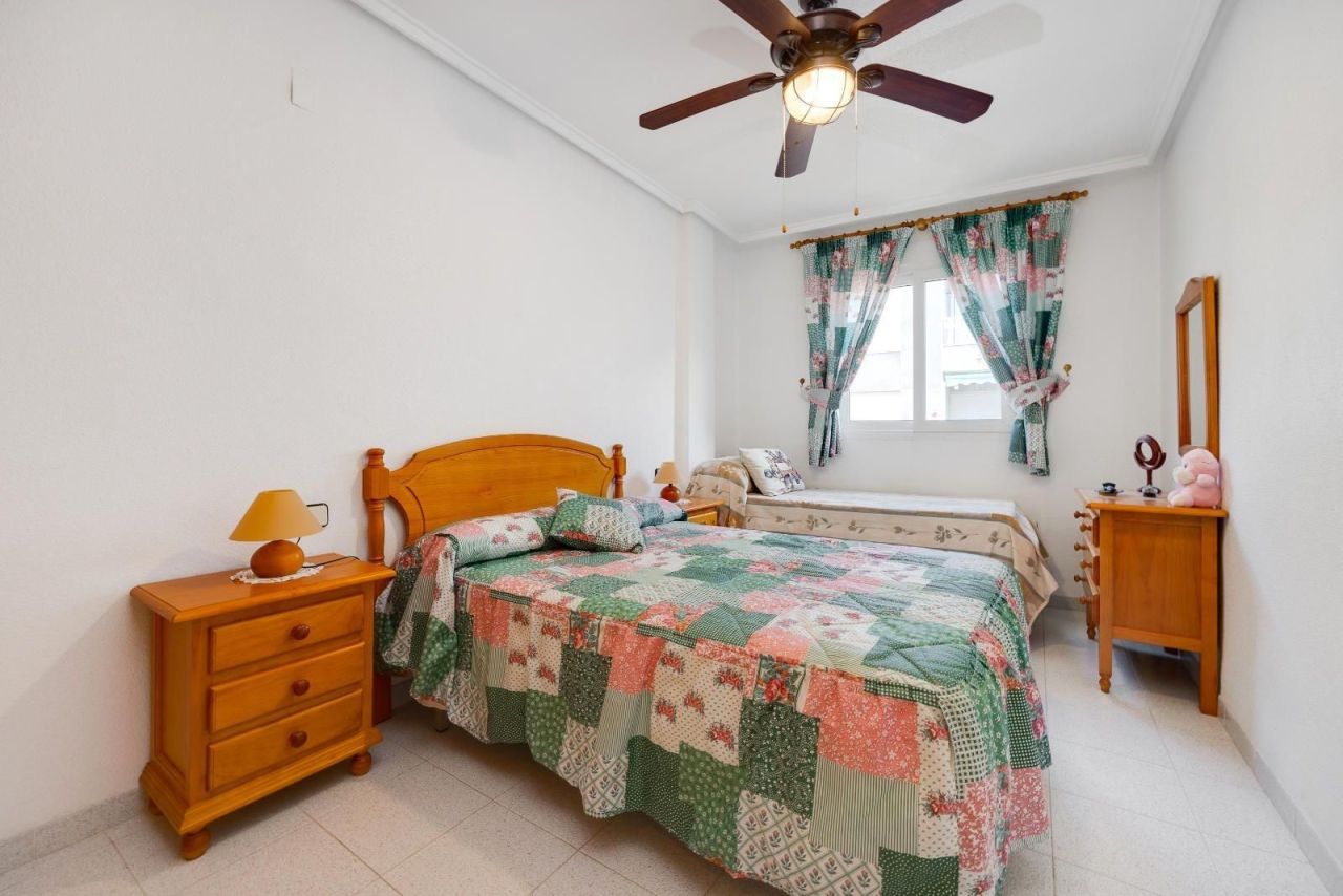 Flat in Torrevieja, Spain, 70 m² - picture 11