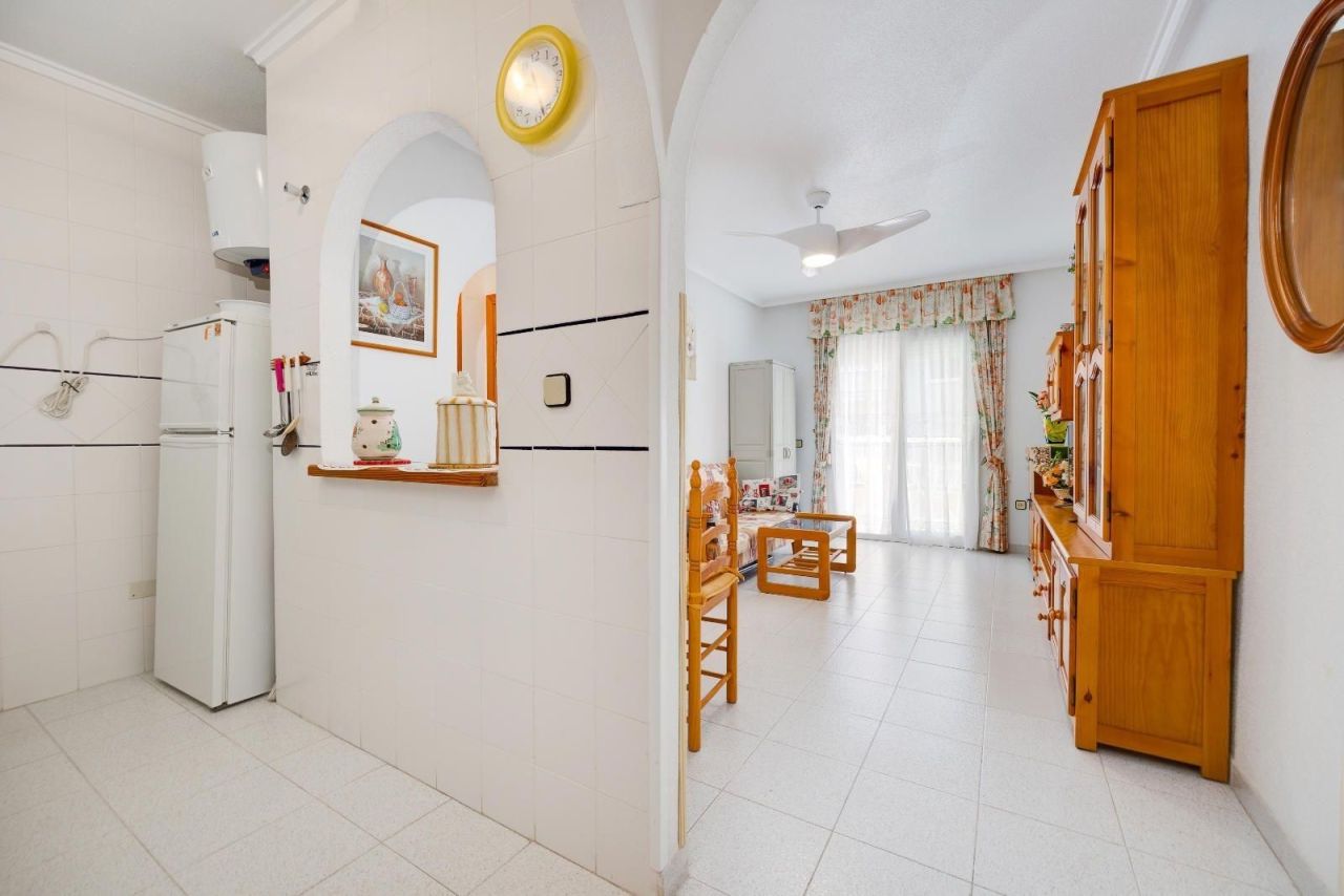 Flat in Torrevieja, Spain, 70 m² - picture 5
