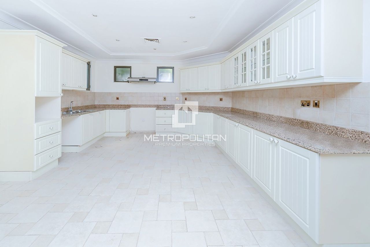 Villa in Dubai, UAE, 622 m² - picture 5