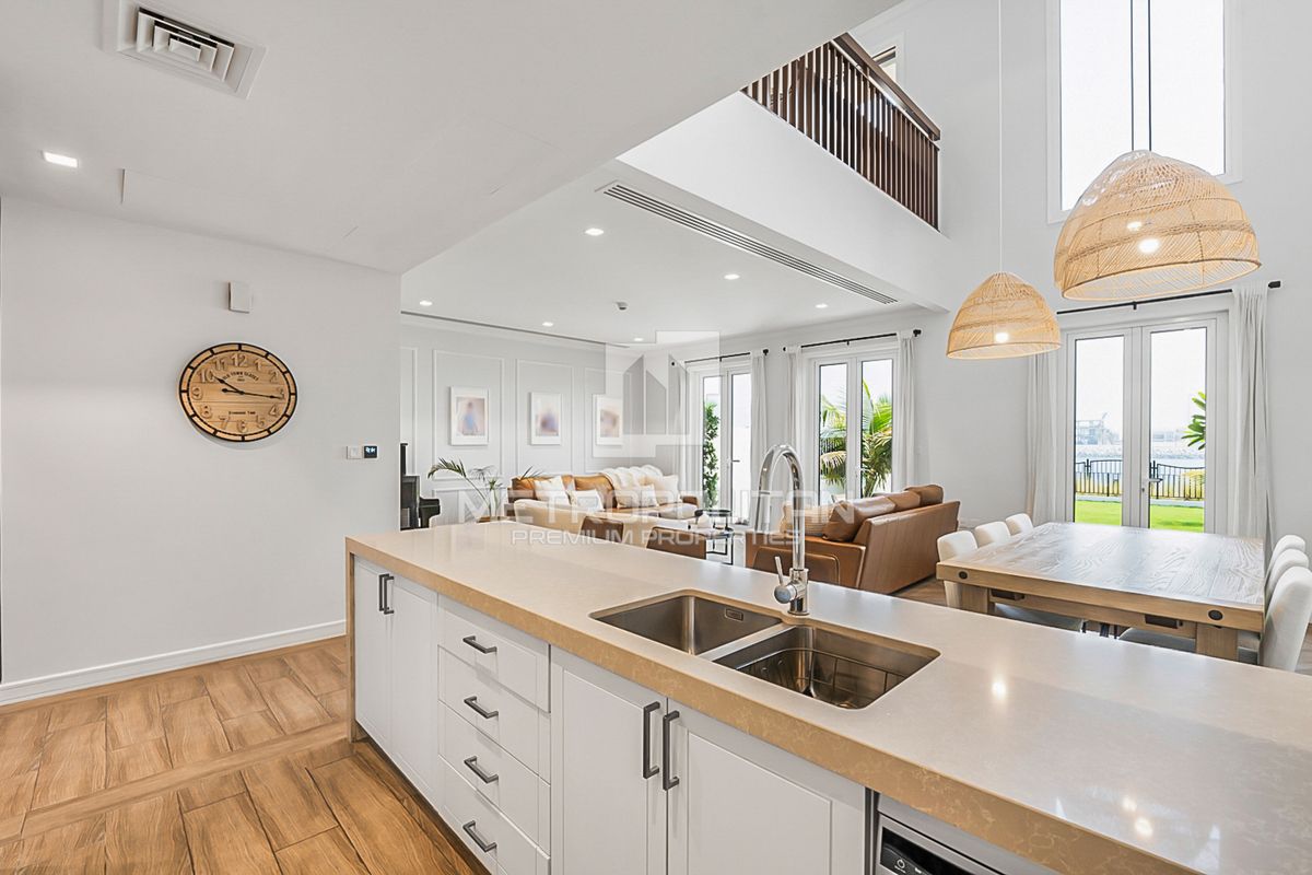 Villa in Dubai, UAE, 344 m² - picture 9