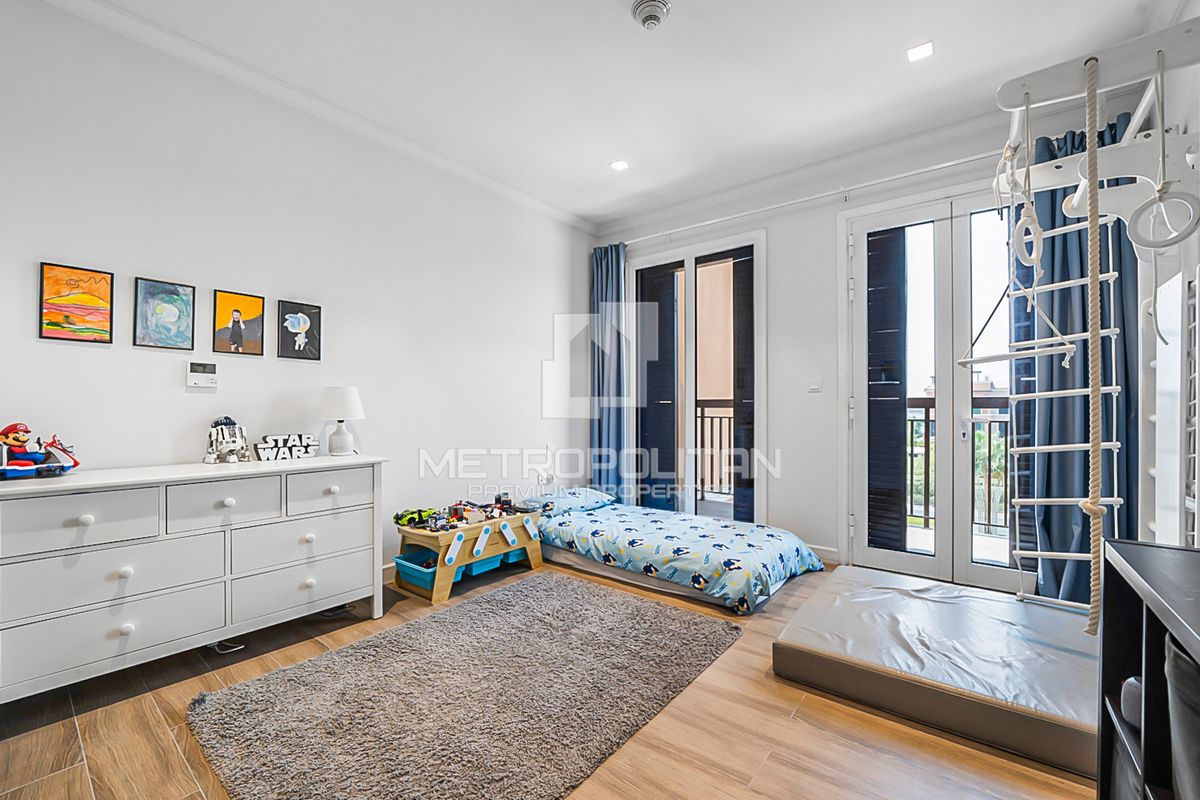 Villa in Dubai, UAE, 344 m² - picture 14