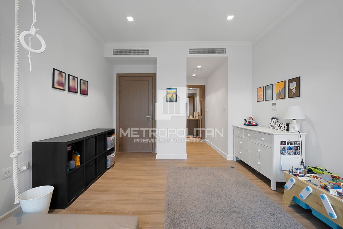 Villa in Dubai, UAE, 344 m² - picture 15