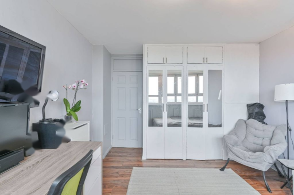 Flat in London, United Kingdom, 77 m² - picture 15