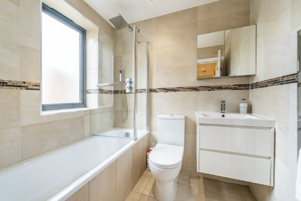 Flat in London, United Kingdom, 46 m² - picture 15