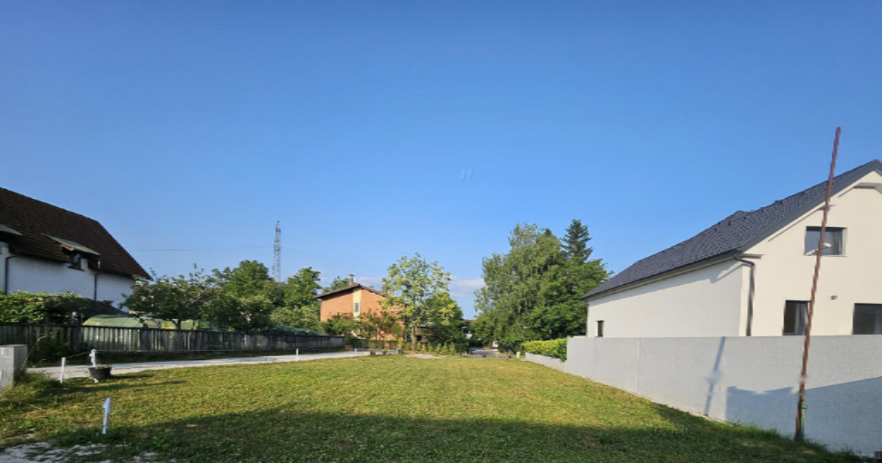 Land in Ljubljana, Slovenia, 411 m² - picture 17