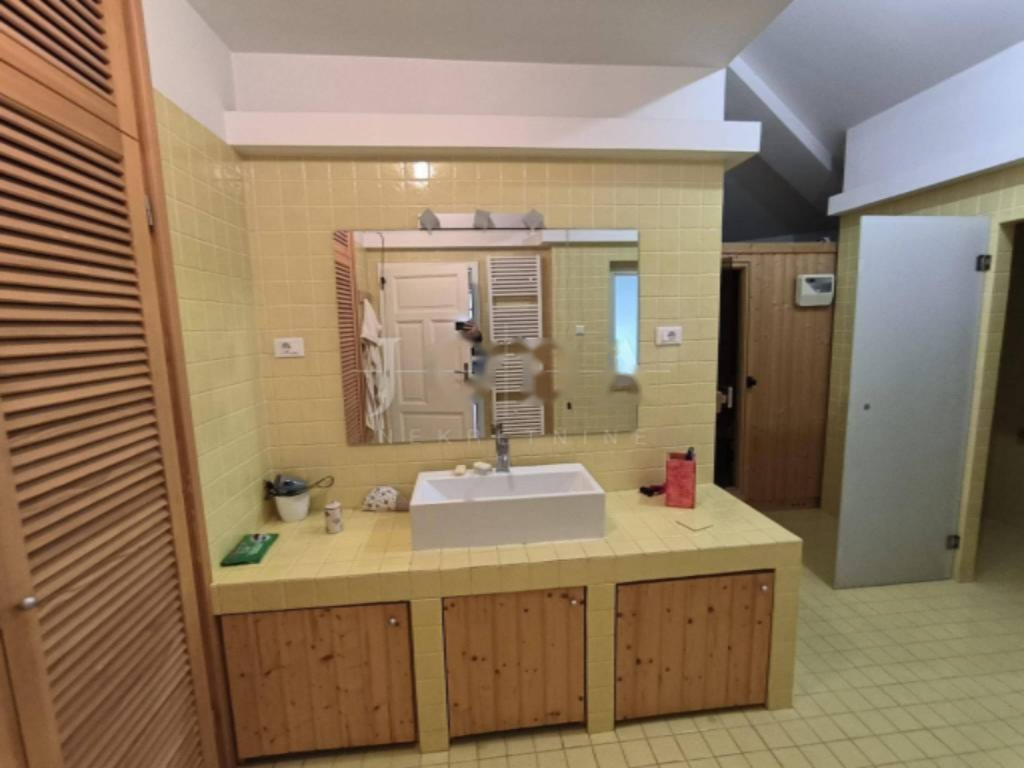 Casa en Opatija, Croacia, 369 m² - imagen 18