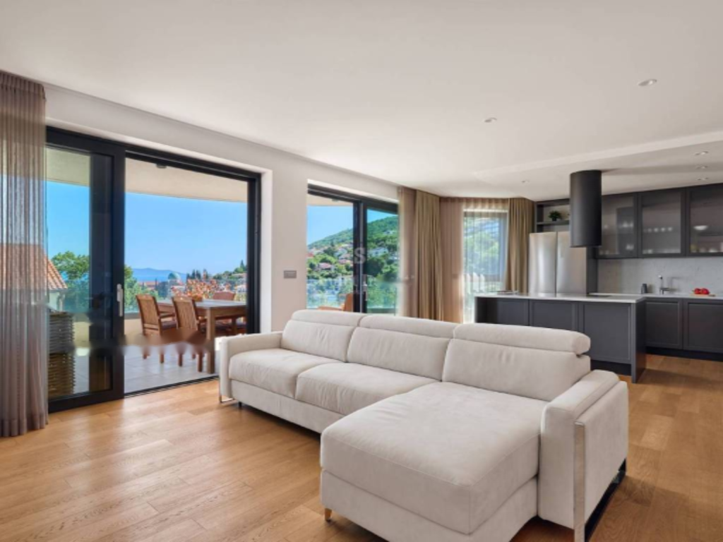 Flat in Opatija, Croatia, 158 m² - picture 19