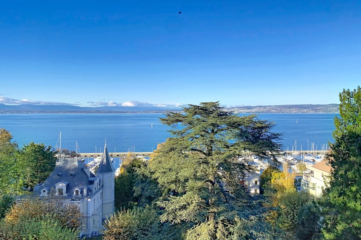 Apartment in Evian-les-Bains, France, 70 m² - picture 4