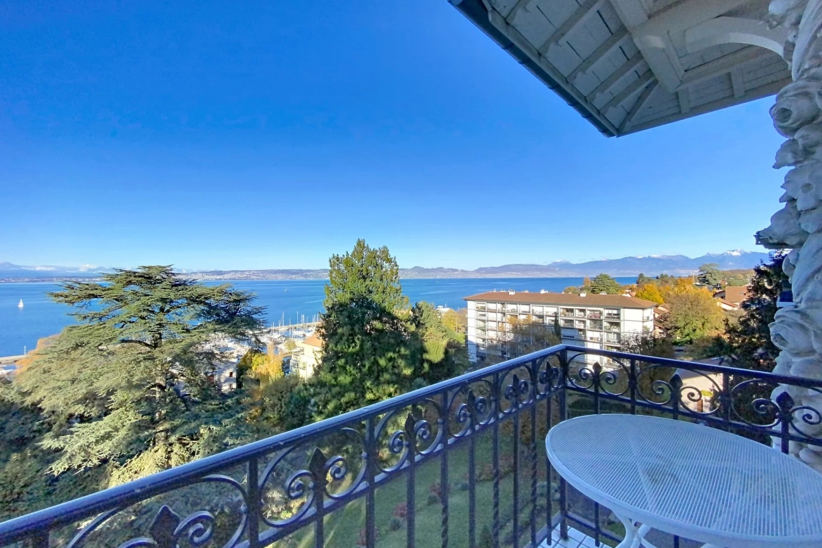 Apartment in Evian-les-Bains, France, 70 m² - picture 3