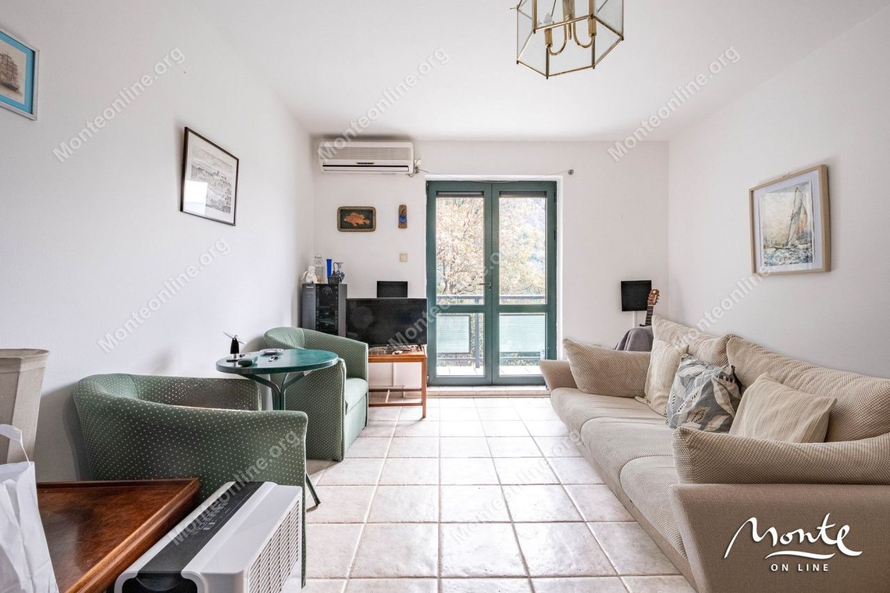 Appartement à Ljuta, Monténégro, 44 m² - image 2