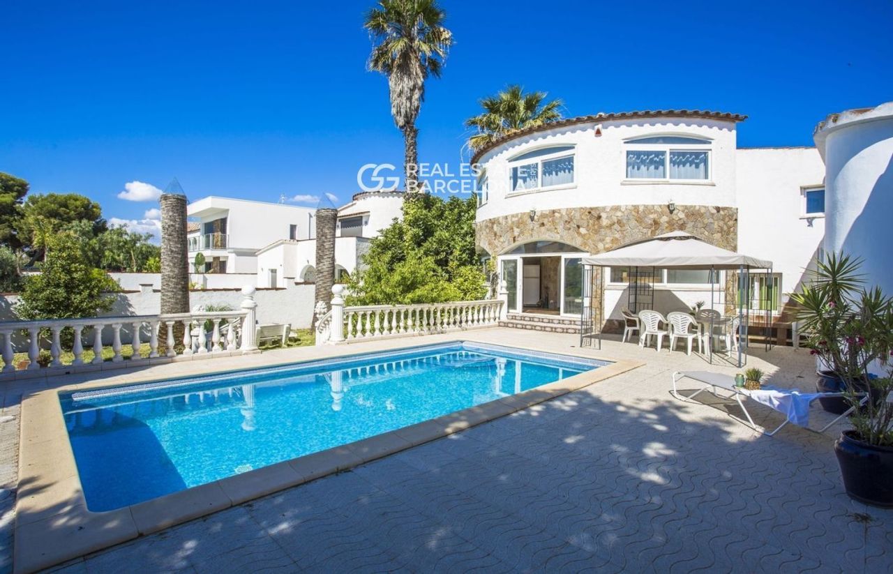 Haus Girona, Empuriabrava, Spanien, 375 m² - Foto 1