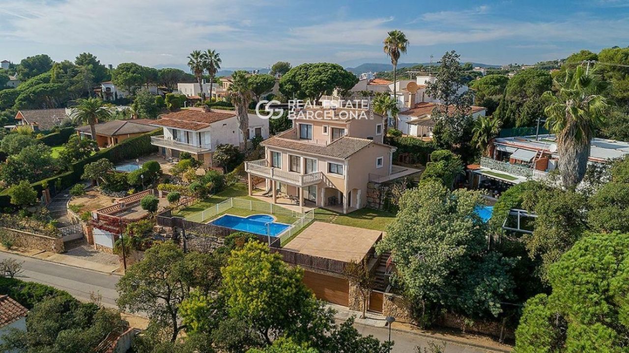 Casa Girona, Lloret de Mar, España, 440 m² - imagen 1
