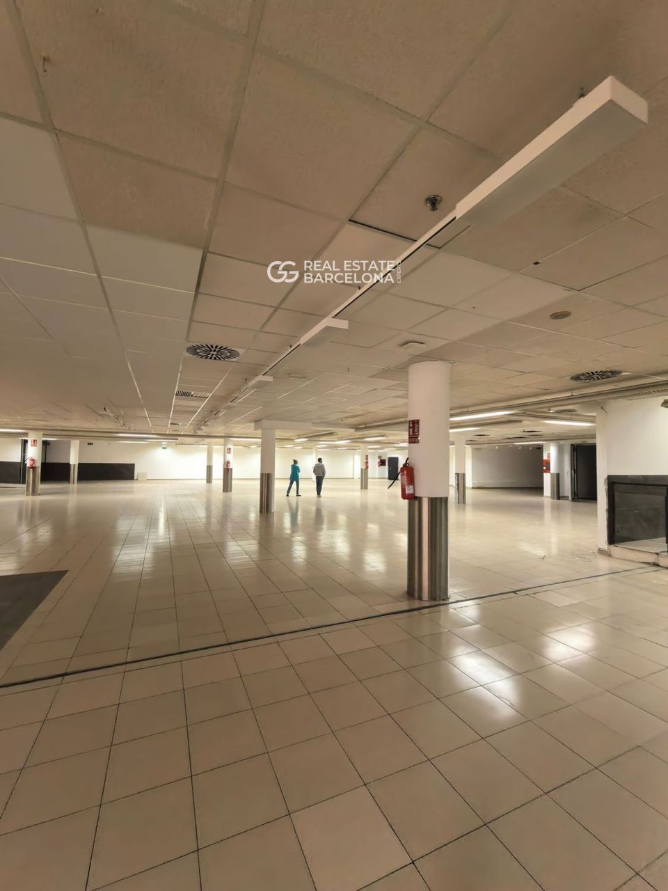 Boutique à Tarrasa, Espagne, 2.34 m² - image 3