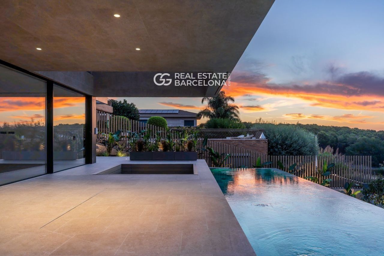 Casa en Barcelona, España, 594 m² - imagen 7