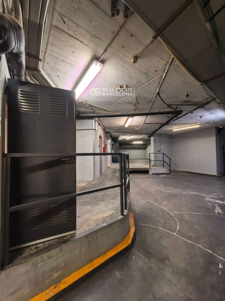 Boutique à Tarrasa, Espagne, 2.34 m² - image 7