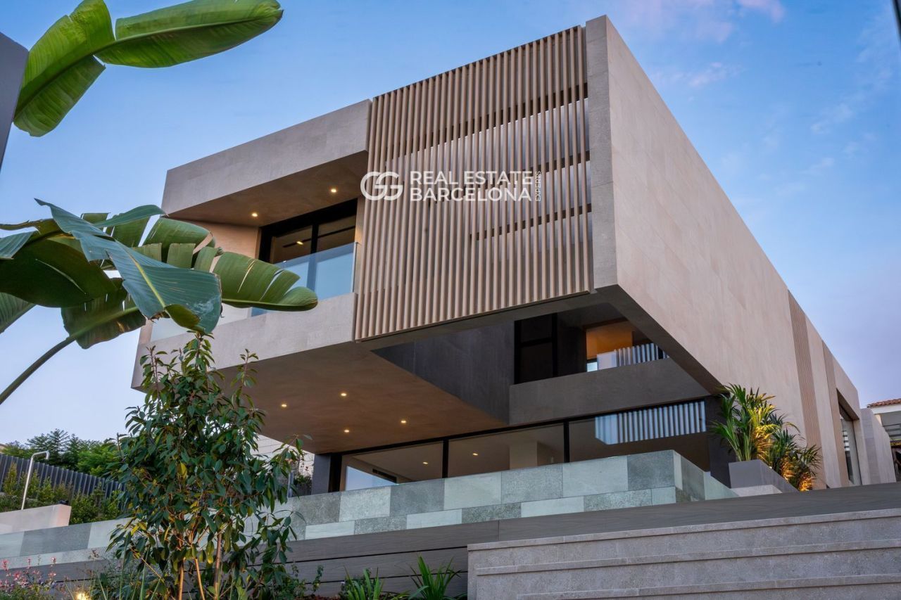 Casa en Barcelona, España, 594 m² - imagen 8