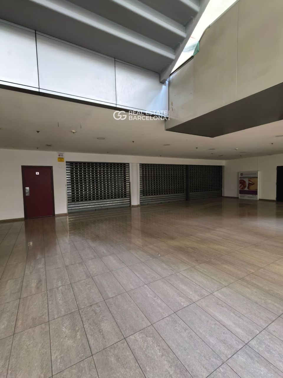 Boutique à Tarrasa, Espagne, 2.34 m² - image 13