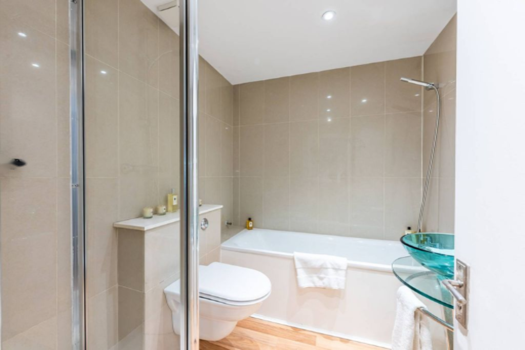 Flat in London, United Kingdom, 29 m² - picture 1