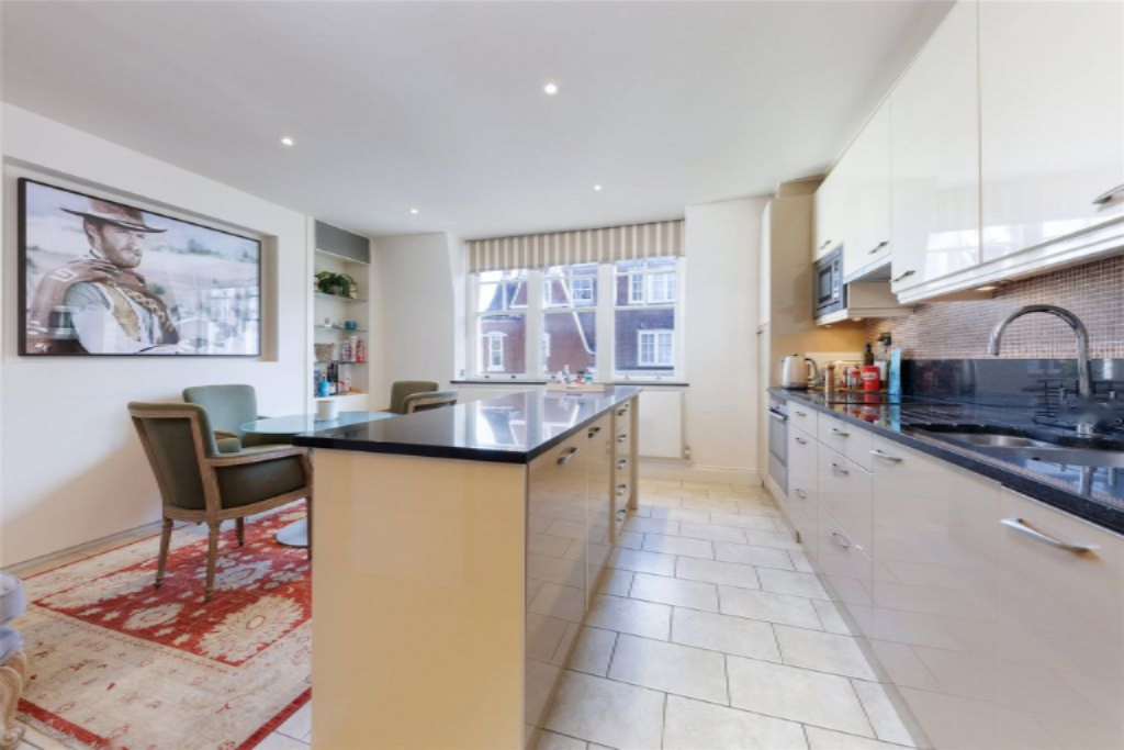 Wohnung in London, Großbritannien, 133 m² - Foto 1