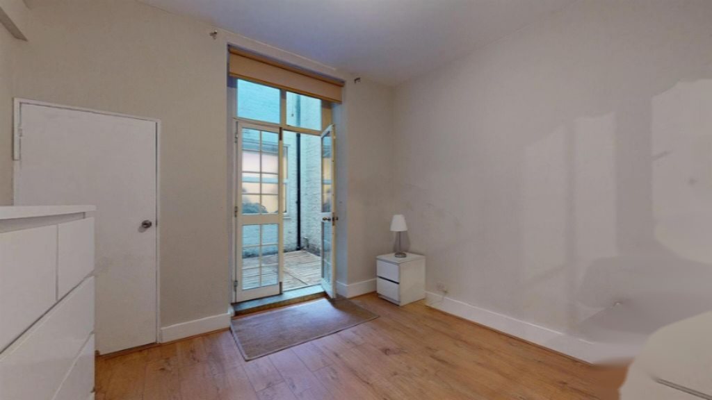 Flat in London, United Kingdom, 47 m² - picture 1