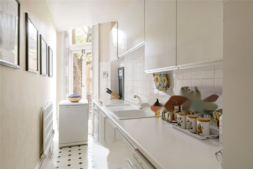 Flat in London, United Kingdom, 71 m² - picture 1