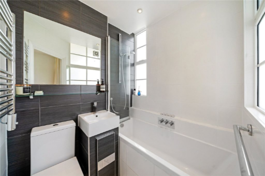 Flat in London, United Kingdom, 32 m² - picture 1
