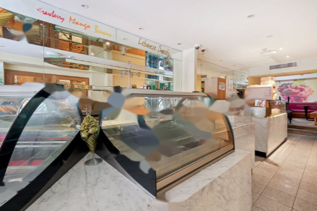 Flat in London, United Kingdom, 204 m² - picture 1