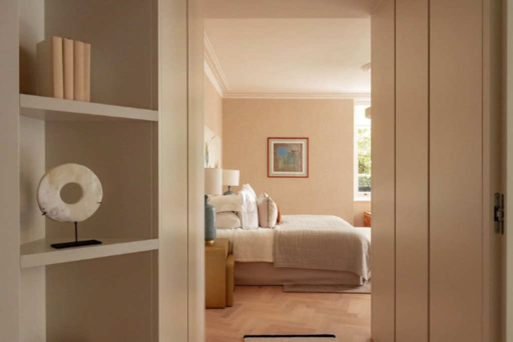 Flat in London, United Kingdom, 174 m² - picture 2