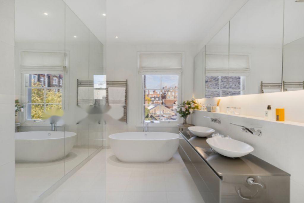 Flat in London, United Kingdom, 208 m² - picture 2