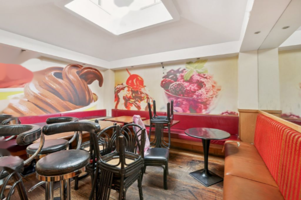 Flat in London, United Kingdom, 204 m² - picture 2