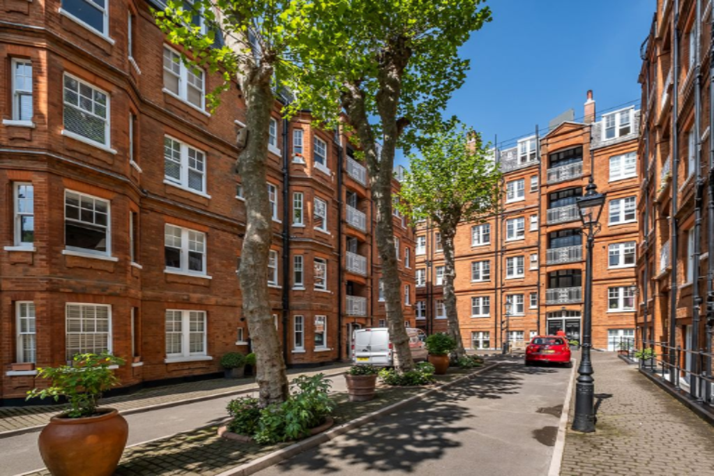 Flat in London, United Kingdom, 42 m² - picture 3