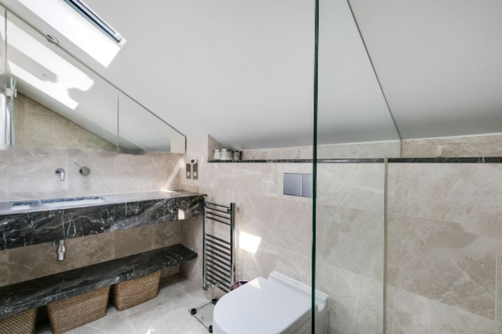 Flat in London, United Kingdom, 178 m² - picture 3