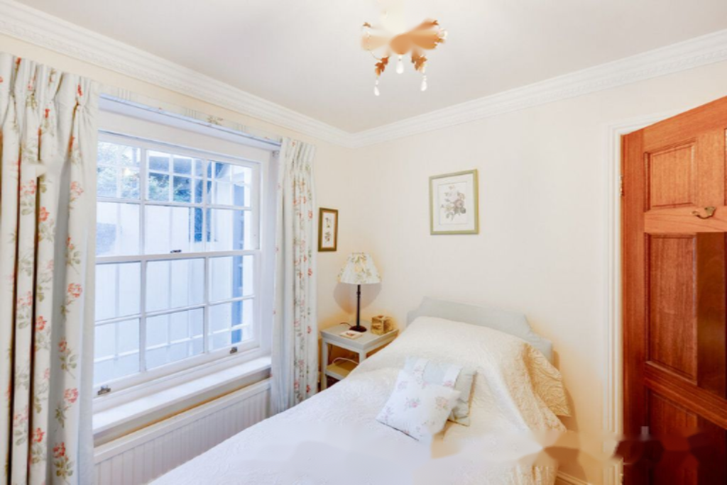 Flat in London, United Kingdom, 130 m² - picture 3