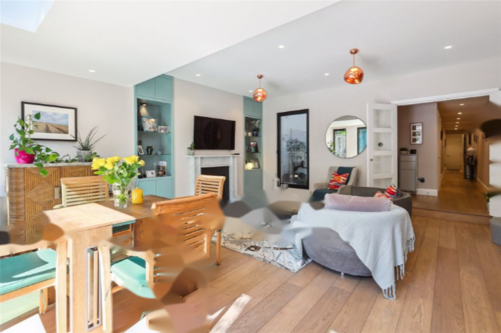 Flat in London, United Kingdom, 105 m² - picture 3