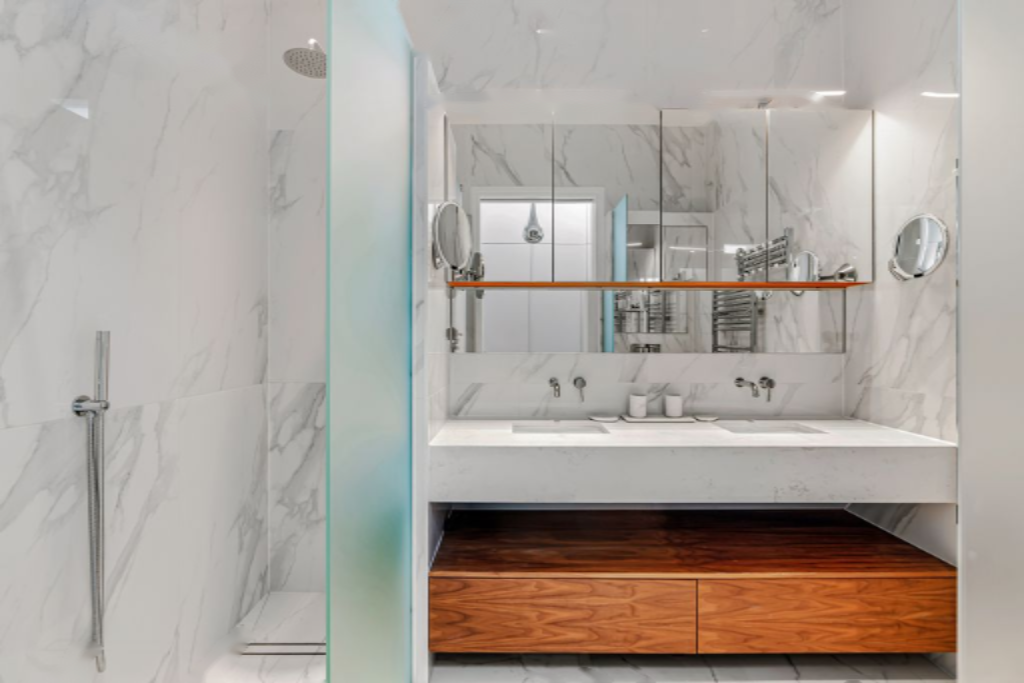 Flat in London, United Kingdom, 236 m² - picture 3