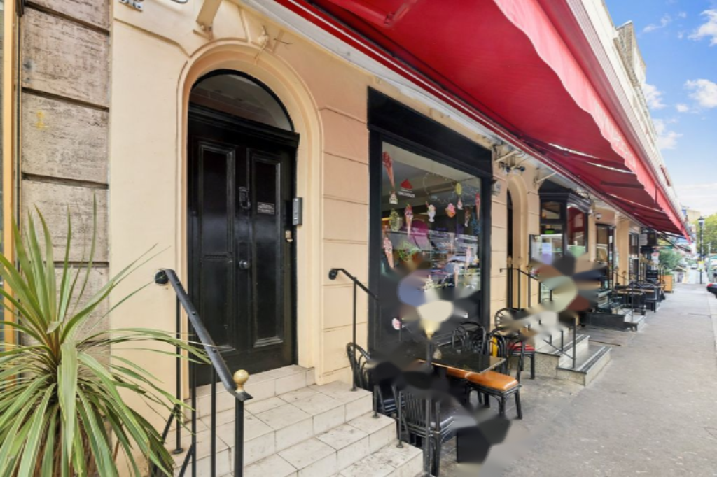 Flat in London, United Kingdom, 204 m² - picture 5