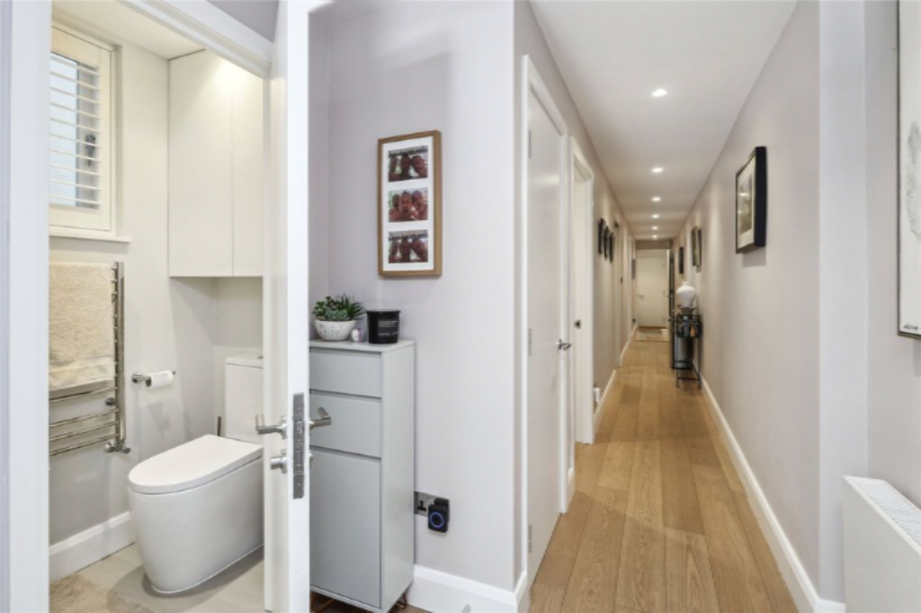 Flat in London, United Kingdom, 105 m² - picture 5