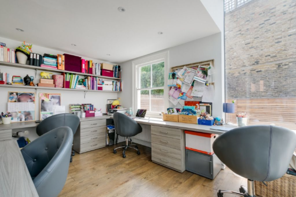 Flat in London, United Kingdom, 178 m² - picture 6