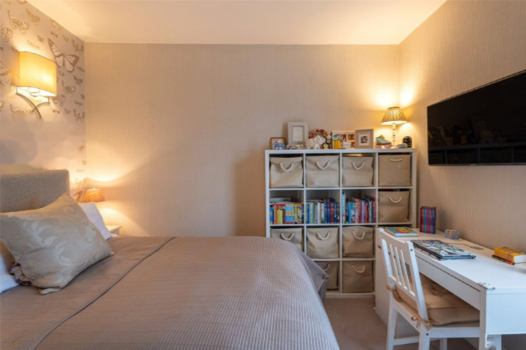 Flat in London, United Kingdom, 231 m² - picture 6